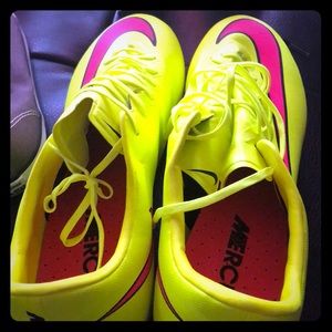 Sports shoe wear
